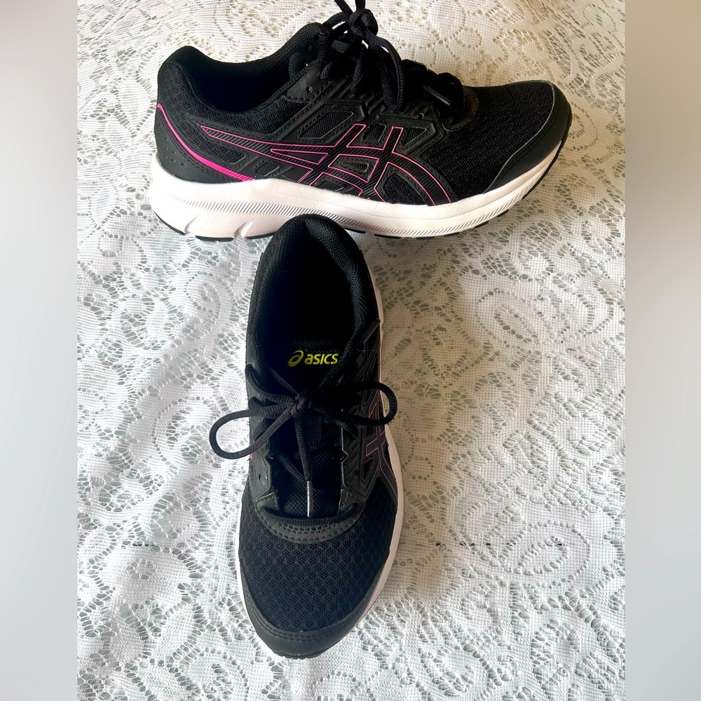 ASICS Jolt 3 Size 7.5